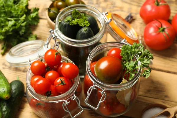 Pickling jars with fresh ripe vegetables and spices on wooden table, closeup — Stock Image Pickling Jars Fresh Ripe Vegetables Spices Wooden Table Closeup Royalty Free Stock Photos