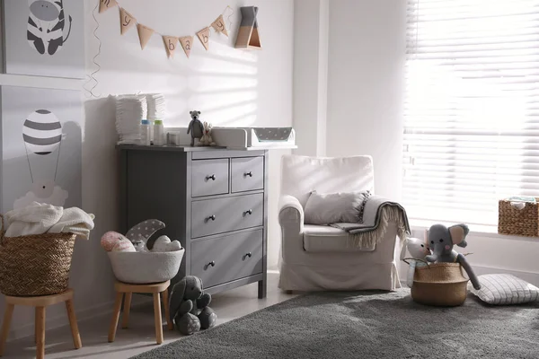 Ladekast Met Aankleedblad Pad Babykamer Interieur Ontwerp — Stockfoto