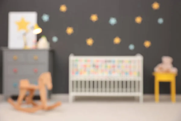 Dimsyn Söt Baby Room Interiör Med Modern Spjälsäng Och Gunghäst — Stockfoto