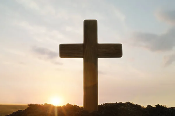 Träkristet Kors Utomhus Vid Soluppgången Religionsbegreppet — Stockfoto