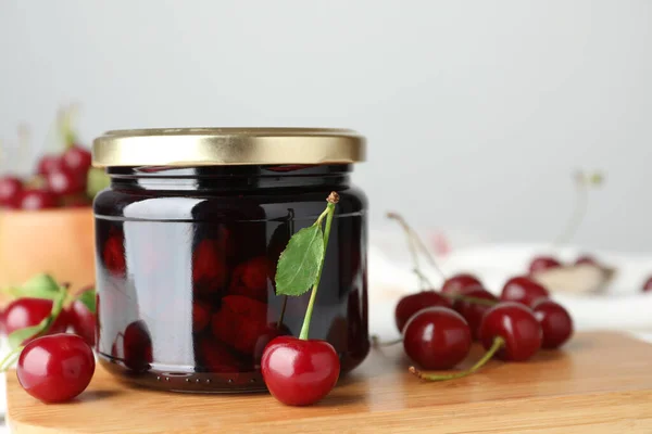 Jar Pickled Cherries Fresh Fruits Wooden Board Closeup — Stock Photo, Image