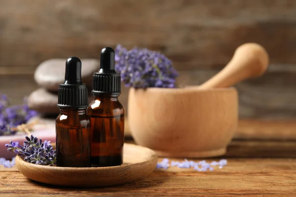 Productos Cosméticos Flores Lavanda Mesa Madera Espacio Para Texto — Foto de Stock