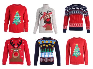 Beyaz arka planda bir takım Noel süveteri