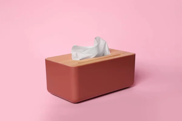 Soporte Con Pañuelos Papel Sobre Fondo Rosa — Foto de Stock