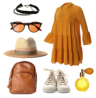 Şık kıyafet. Beyaz arka planda kadınlar için elbise, ayakkabı, aksesuar ve parfüm kolajı