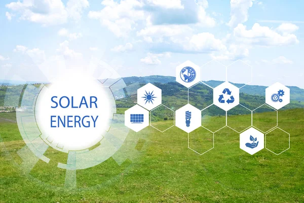 太陽エネルギーの概念 背景にアイコンと山の風景を持つスキーム — ストック写真
