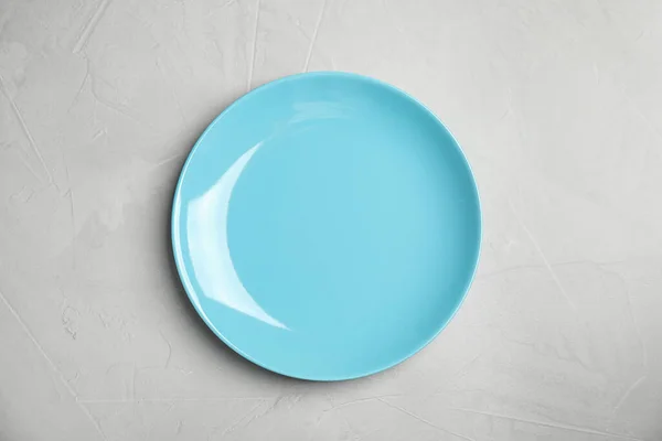 Empty Blue Plate Light Grey Table Top View — Stock Photo, Image