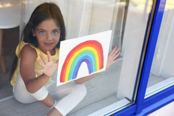 Little Girl Picture Rainbow Window View Outdoors Stay Home Concept — Stock Photo, Image