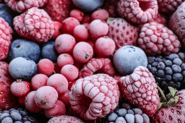 Mischung Aus Verschiedenen Gefrorenen Leckeren Beeren Als Hintergrund Nahaufnahme — Stockfoto