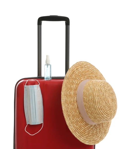 Stilvoller Roter Koffer Mit Hut Antiseptischem Spray Und Schutzmaske Auf — Stockfoto