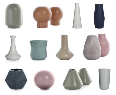 Beyaz arkaplanda güzel seramik vazolar 