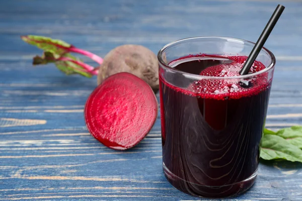 Freshly Made Beet Juice Blue Wooden Table — Stock Photo, Image