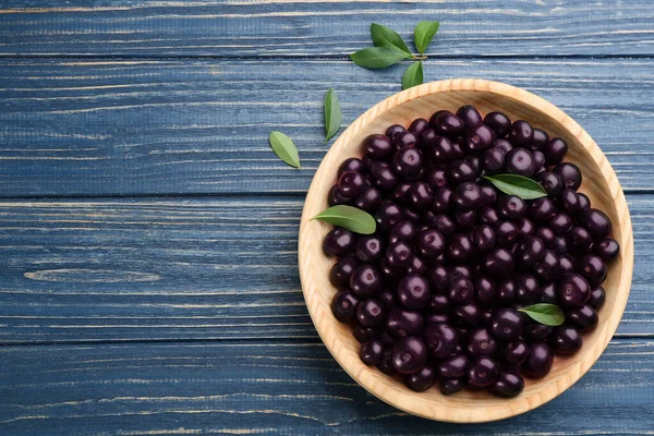 Baies Açai Fraîches Dans Bol Feuilles Sur Une Table Bois — Photo