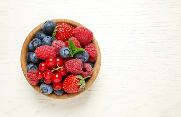 Mix Different Fresh Berries Bowl White Wooden Table Top View — Stock Photo, Image