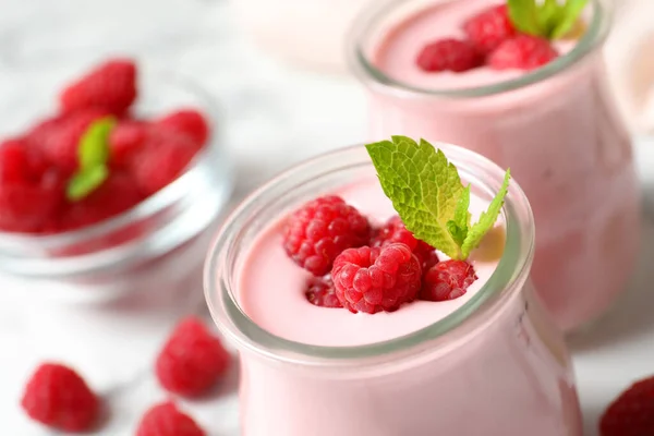 Yummy Raspberry Smoothie Glass Jar Table Closeup — Stock Photo, Image
