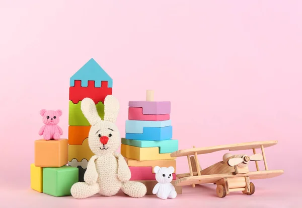 Набір Різних Іграшок Рожевому Тлі Простір Тексту — стокове фото