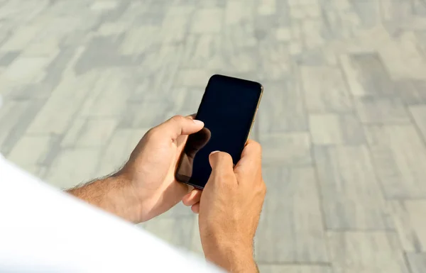 Homme Utilisant Téléphone Portable Moderne Extérieur Gros Plan — Photo