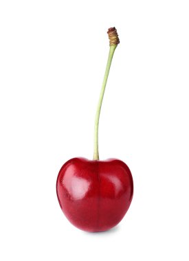 Lezzetli taze kiraz beyazda izole edilmiş.