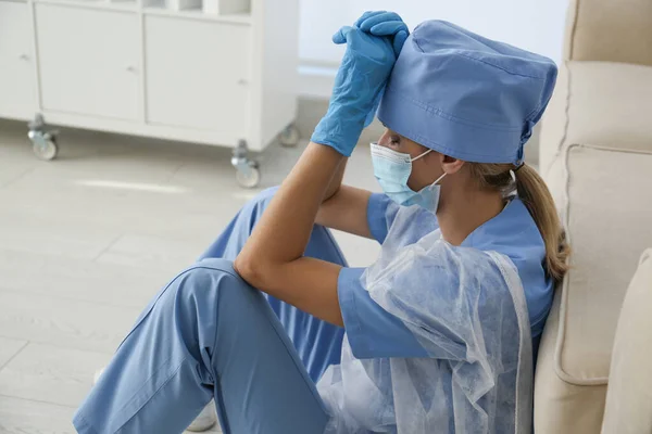 Doctor Agotado Interior Estrés Los Trabajadores Sanitarios Durante Pandemia Covid — Foto de Stock