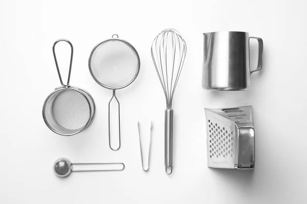 Set Van Moderne Kookgerei Witte Achtergrond Bovenaanzicht — Stockfoto
