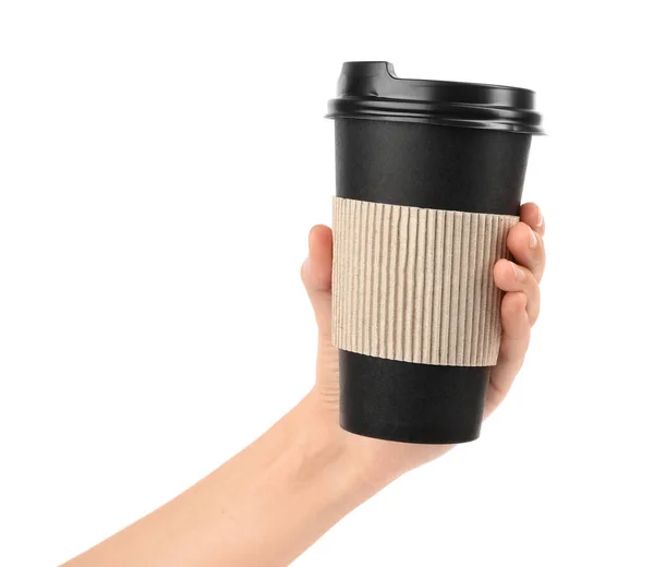 Frau Hält Kaffeetasse Zum Mitnehmen Aus Papier Mit Papphülle Auf — Stockfoto