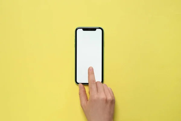 Mykolaiv Ukraine กรกฎาคม 2020 Iphone บนพ นหล เหล อปว ปแบบส — ภาพถ่ายสต็อก