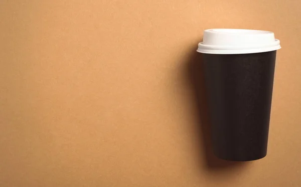 Kaffeetasse Zum Mitnehmen Aus Papier Auf Beigem Hintergrund Draufsicht Raum — Stockfoto