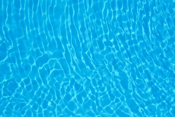 Καθαρό Νερό Κυματισμούς Στην Πισίνα — Φωτογραφία Αρχείου