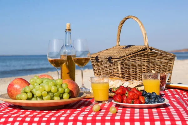 해변의 음식과 — 스톡 사진