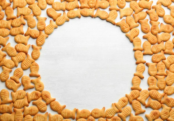 Quadro Deliciosos Biscoitos Peixe Dourado Mesa Branca Espaço Para Texto — Fotografia de Stock