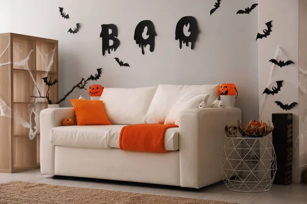 Snygg Rumsinredning Med Kreativ Halloweeninredning — Stockfoto