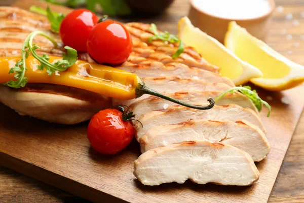 Tasty Grilled Chicken Fillets Tomatoes Chili Pepper Wooden Table Closeup — Stock Photo, Image