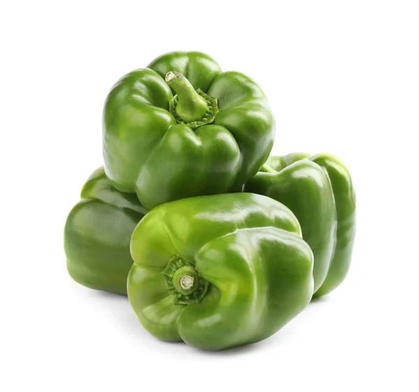 Φρέσκες Ώριμες Πράσινες Πιπεριές Απομονωμένες Λευκό — Φωτογραφία Αρχείου