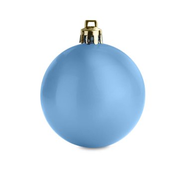 Güzel açık mavi Noel balosu beyaza izole edilmiş.