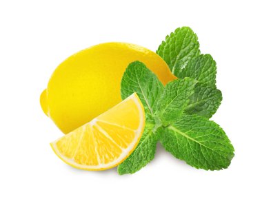 Beyaz arka planda taze limon ve yeşil nane yaprakları