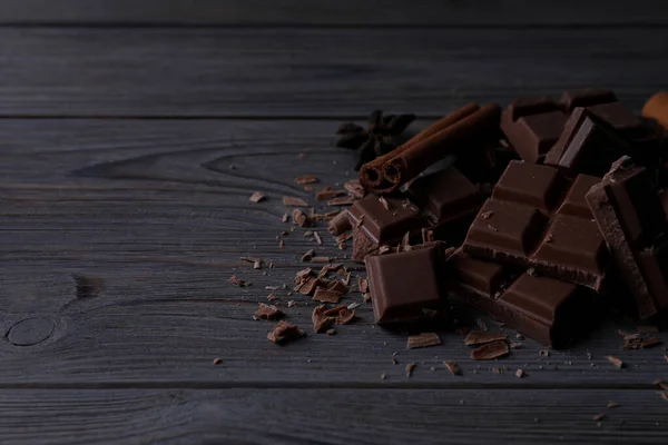 Delicioso Chocolate Con Leche Canela Mesa Madera Espacio Para Texto — Foto de Stock