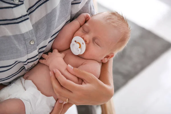 Madre Con Bebé Recién Nacido Vista Cerca —  Fotos de Stock