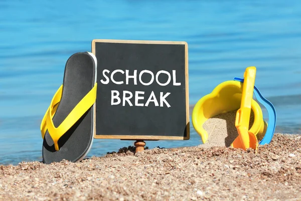 Small Black Chalkboard Text School Break Beach Toys Flip Flops — Stock Photo, Image
