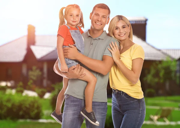 Happy Family Standing Front House Sunny Day — Stock Photo, Image