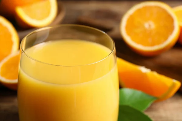 Glas Leckerer Frischer Orangensaft Nahaufnahme — Stockfoto