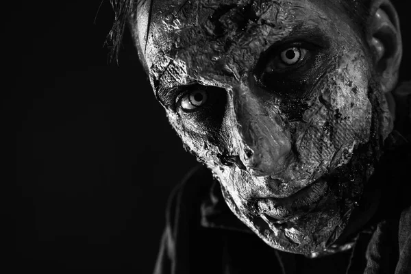 Zombie Asustadizo Sobre Fondo Oscuro Efecto Blanco Negro Monstruo Halloween —  Fotos de Stock