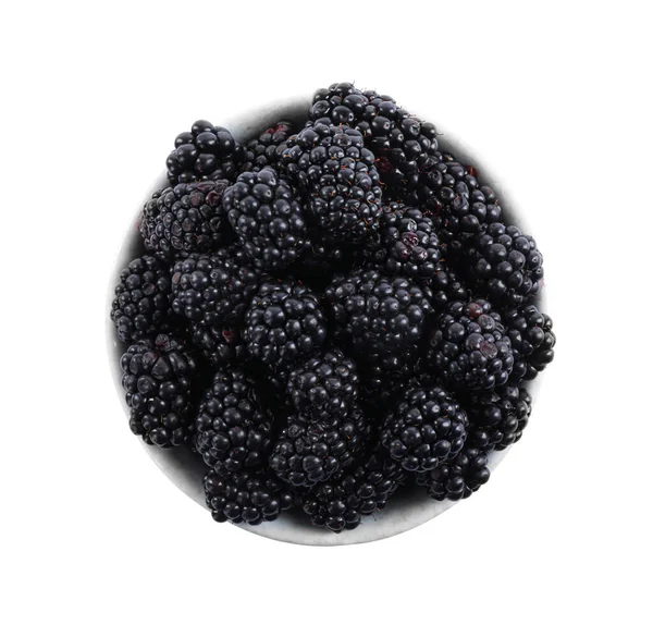 新鲜成熟的黑莓在碗中隔离在白色 顶部视图 — 图库照片