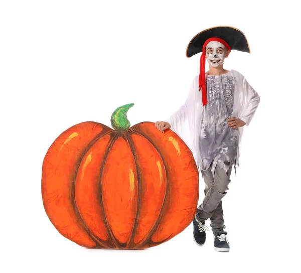 Lindo Niño Pequeño Con Disfraz Halloween Calabaza Decorativa Sobre Fondo — Foto de Stock