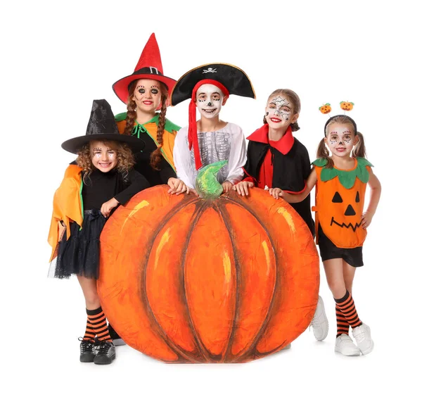 Cute Little Kids Dekoracyjne Dyni Noszenia Kostiumy Halloween Białym Tle — Zdjęcie stockowe