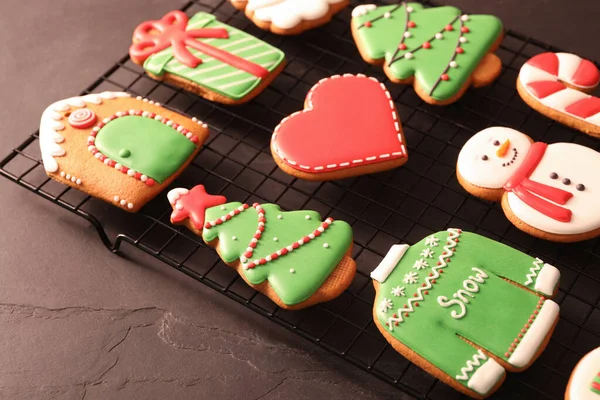 Delicious Christmas Cookies Cooling Rack Closeup — Stock Photo, Image