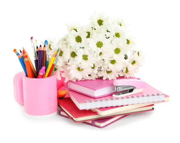 Schöne Blumen Und Papeterie Auf Weißem Hintergrund Lehrertag — Stockfoto