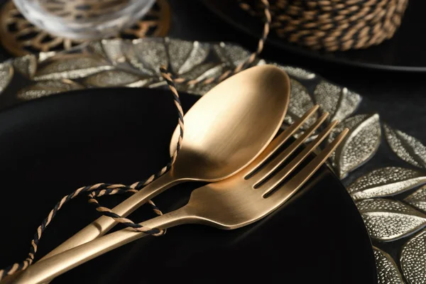 Stylish Table Setting Golden Cutlery Closeup — Stock Photo, Image