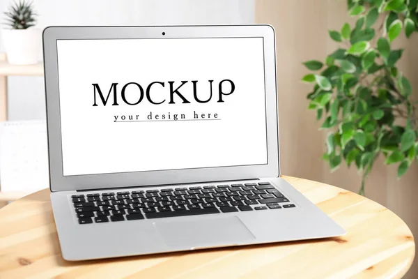 Moderne Laptop Met Tekst Mockup Ontwerp Hier Het Scherm — Stockfoto