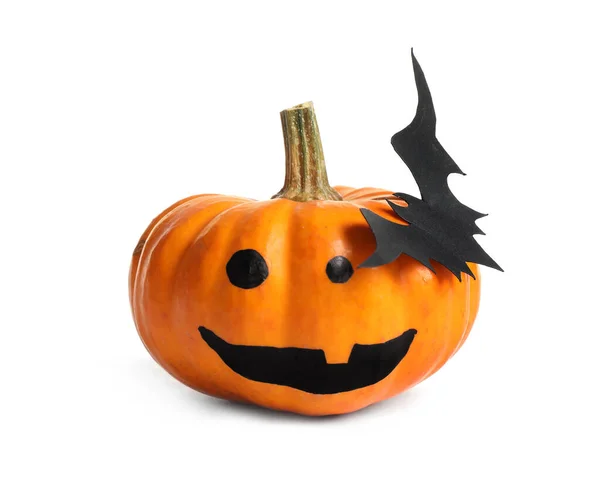 Abóbora Halloween Com Rosto Desenhado Bonito Morcego Papel Isolado Branco — Fotografia de Stock