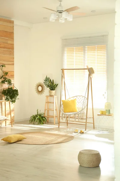 Cadeira Rede Confortável Quarto Elegante Interior Casa — Fotografia de Stock